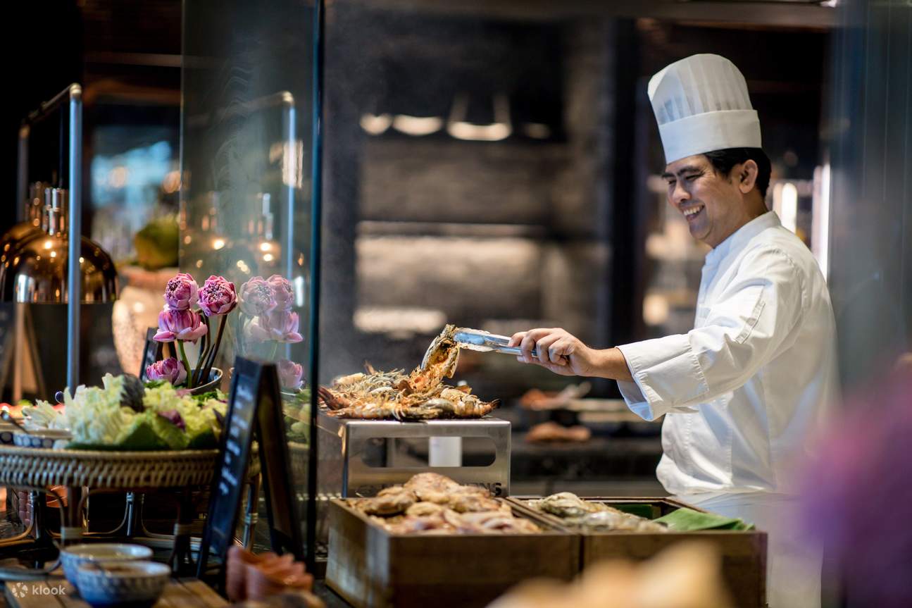 Makan Tengahari Semua Anda Boleh Makan + 4 Udang Sungai dan minuman mocktail istimewa percuma di Market Café Hyatt Regency Bangkok Sukhumvit