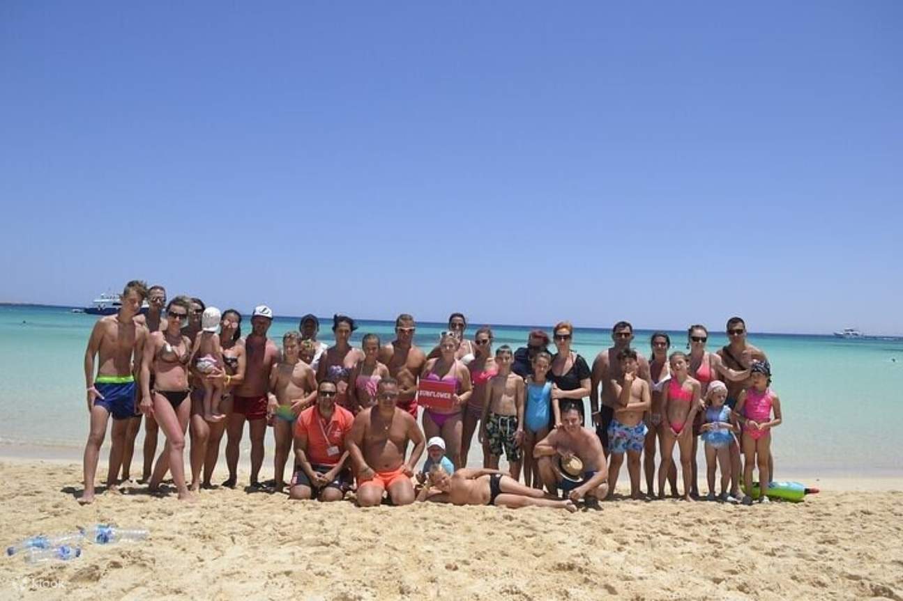 Gita in mare all'isola di Hula Hula con sport acquatici e pranzo – Hurghada