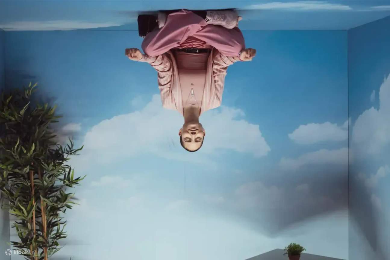 Singkirkan mitos tentang Rose sambil menikmati perjalanan penuh warna, menarik, dan mendidik melalui pameran kami