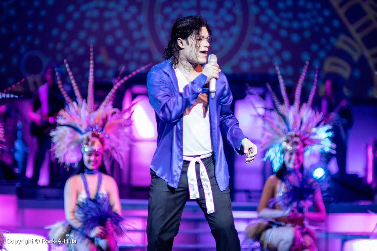体验 Michael Jackson 表演的震撼能量，聆听传奇歌曲