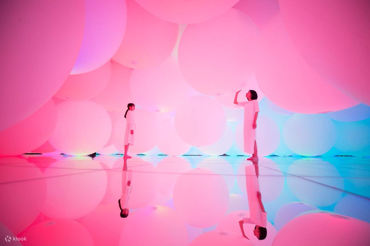 expanding existence in teamlab planets toyosu