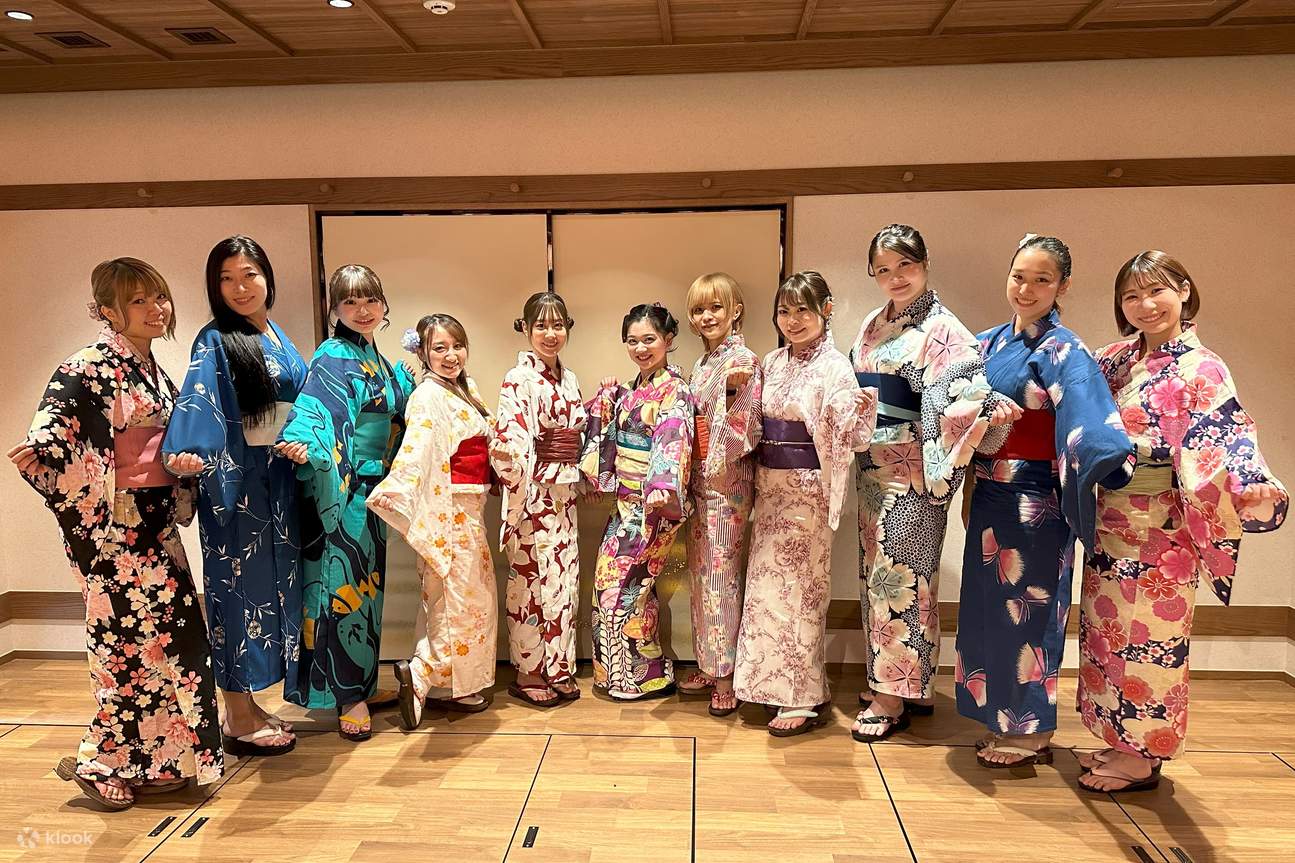 Bon Dance IZAKAYA in Shinjuku, Tokio