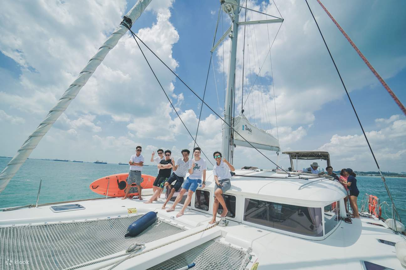 yacht experience singapore