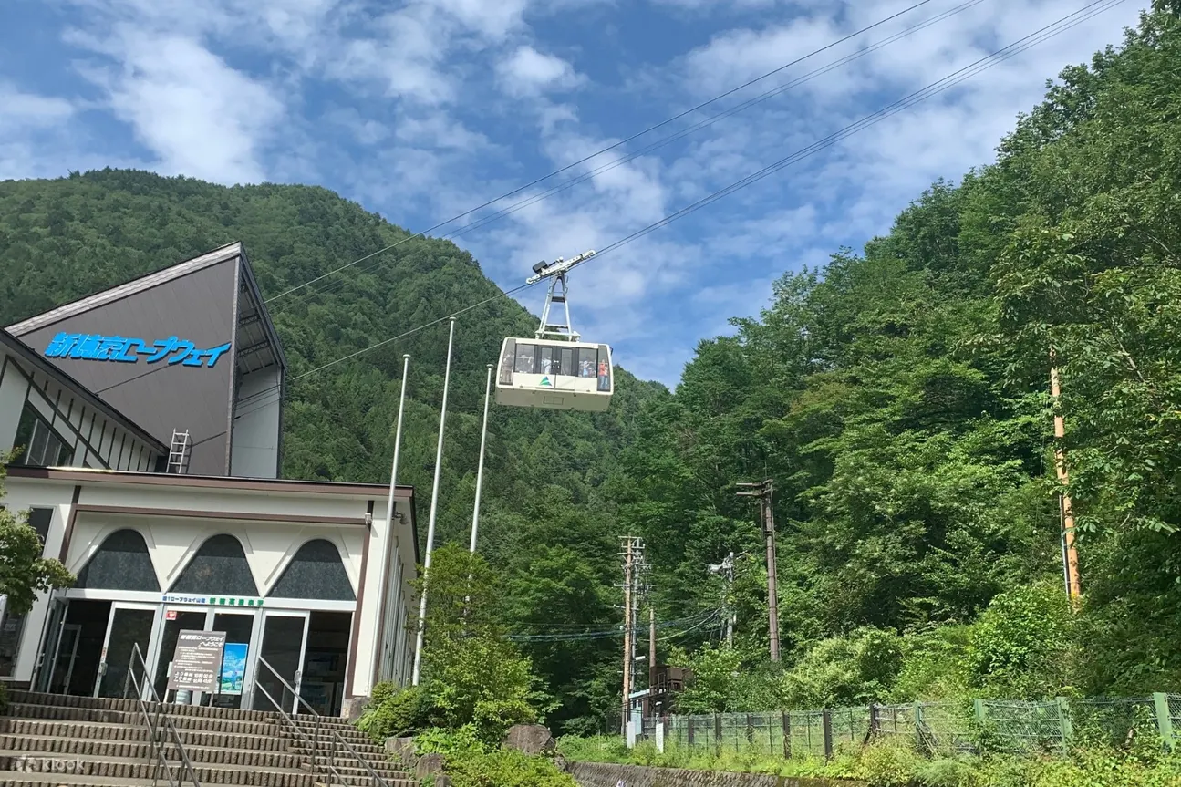 高山索道缆车