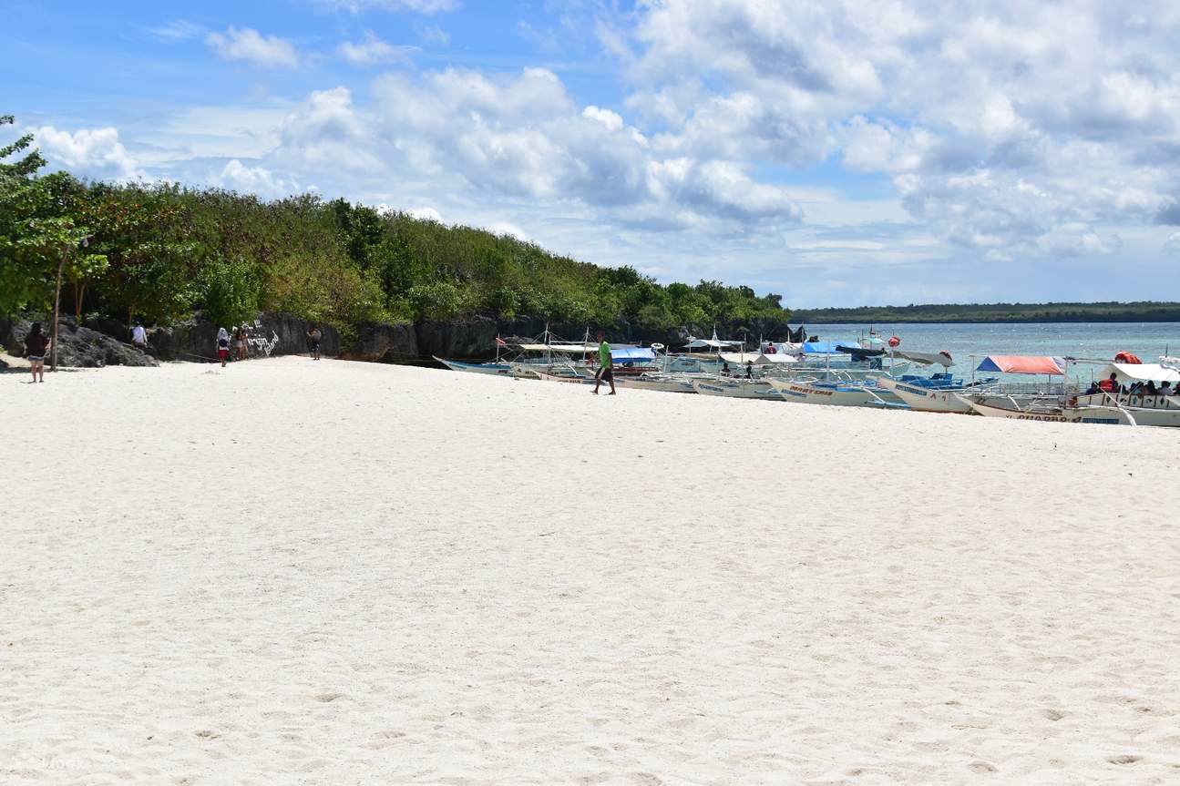 layanan transportasi van bersama hagnaya port cebu city mactan