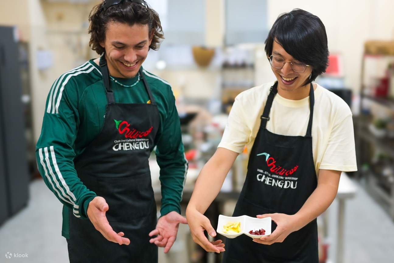 Embarquez pour un voyage culinaire à travers les marchés locaux dans les ruelles de la cuisine du Sichuan - Eatwith