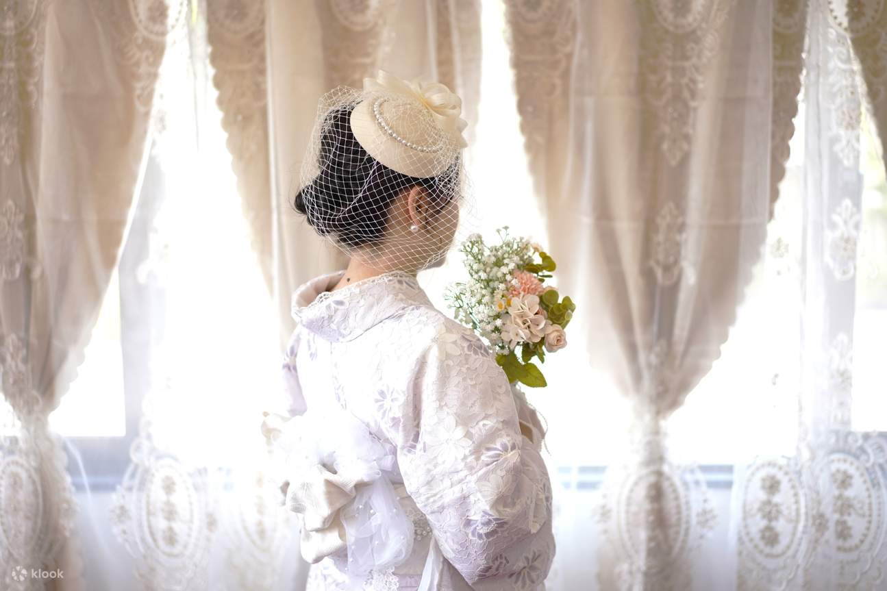 Noleggio kimono: kimono in pizzo, stile Taisho Roman, e kimono furisode per esplorare Asakusa con acconciatura inclusa e decorazioni per capelli illimitate (Tokyo/Asakusa Aiwa Kimono Store 3)
