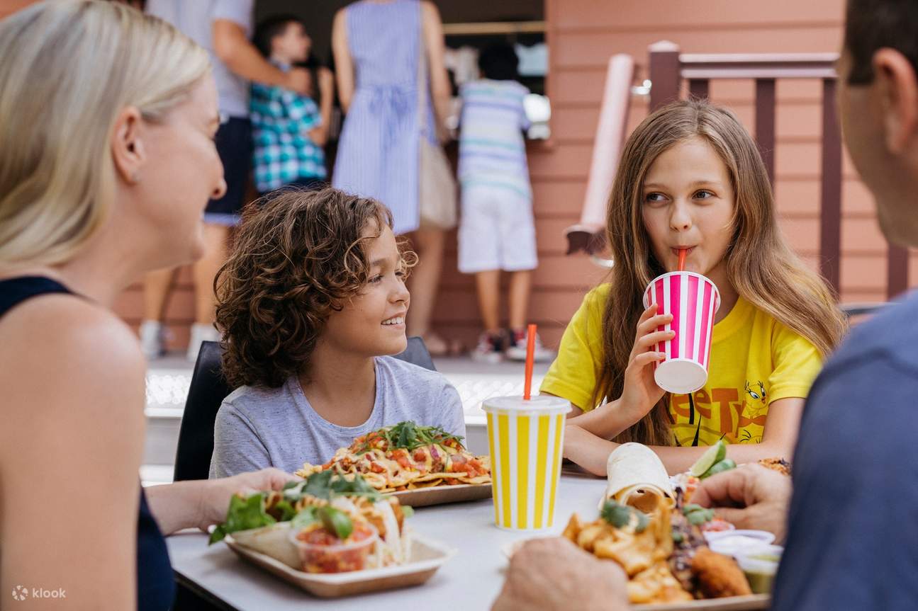 ムービーワールド フード