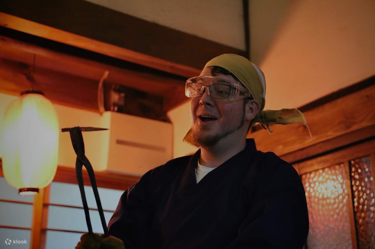 Auténtica experiencia de forja de armas ninja en Kioto