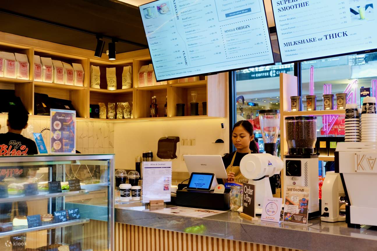 กาแฟและขนมอบ