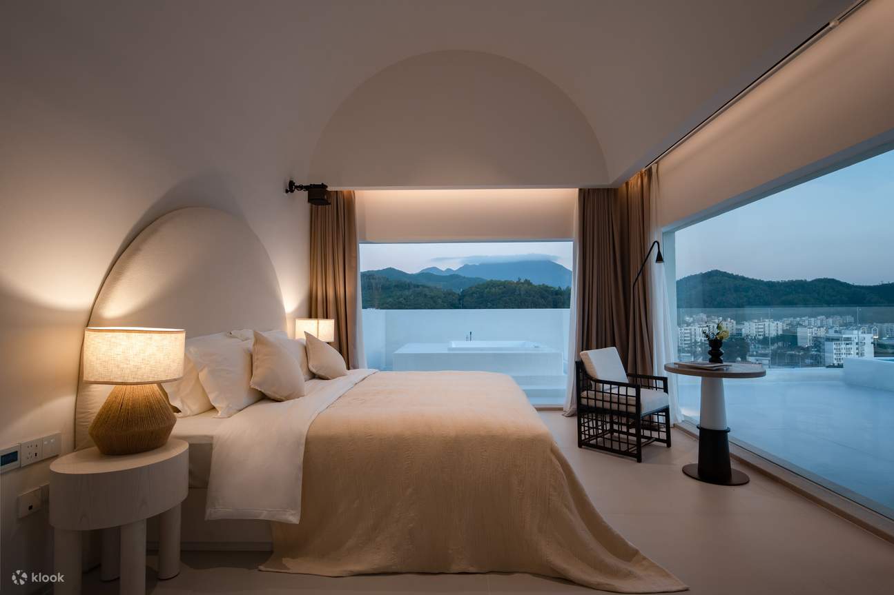 Bâtiment K · Chambre Queen Deluxe avec piscine à bulles et balcon, vue sur l'océan, K306