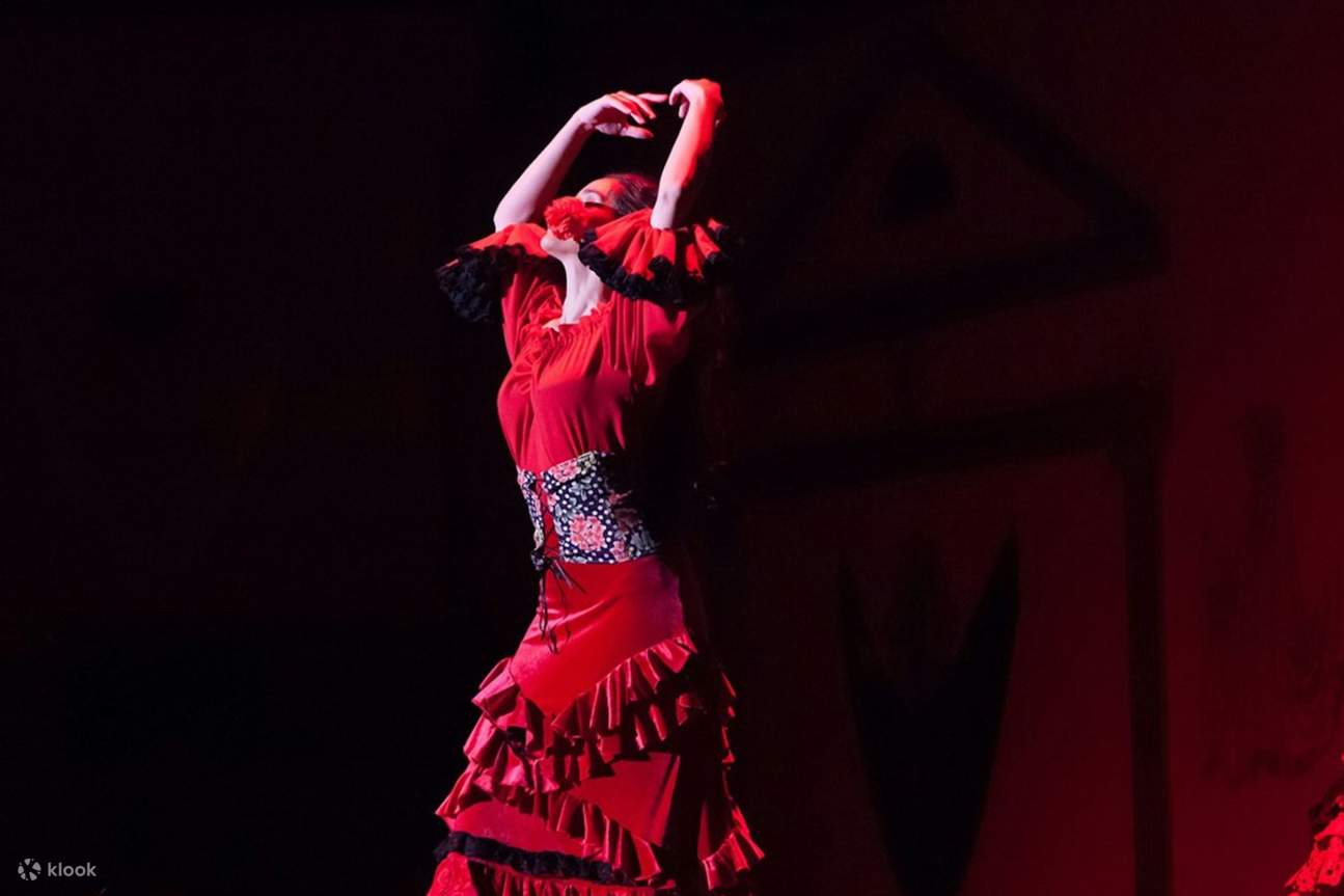 最高のフラメンコパフォーマーがアンダルシアの活気ある伝統を舞台に披露します