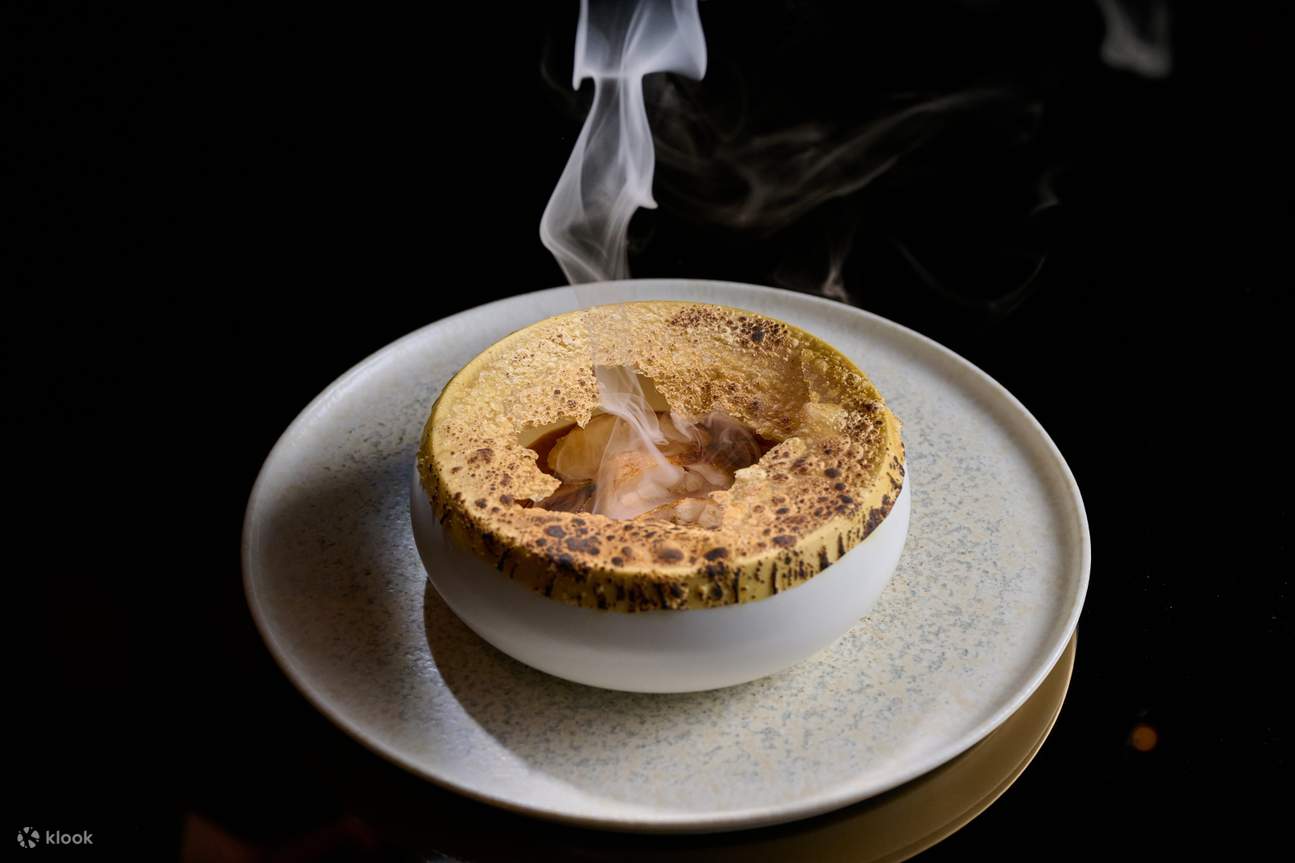 Sra Bua by Kiin-Kiin (Một sao MICHELIN 2023) tại Siam Kempinski Hotel Bangkok