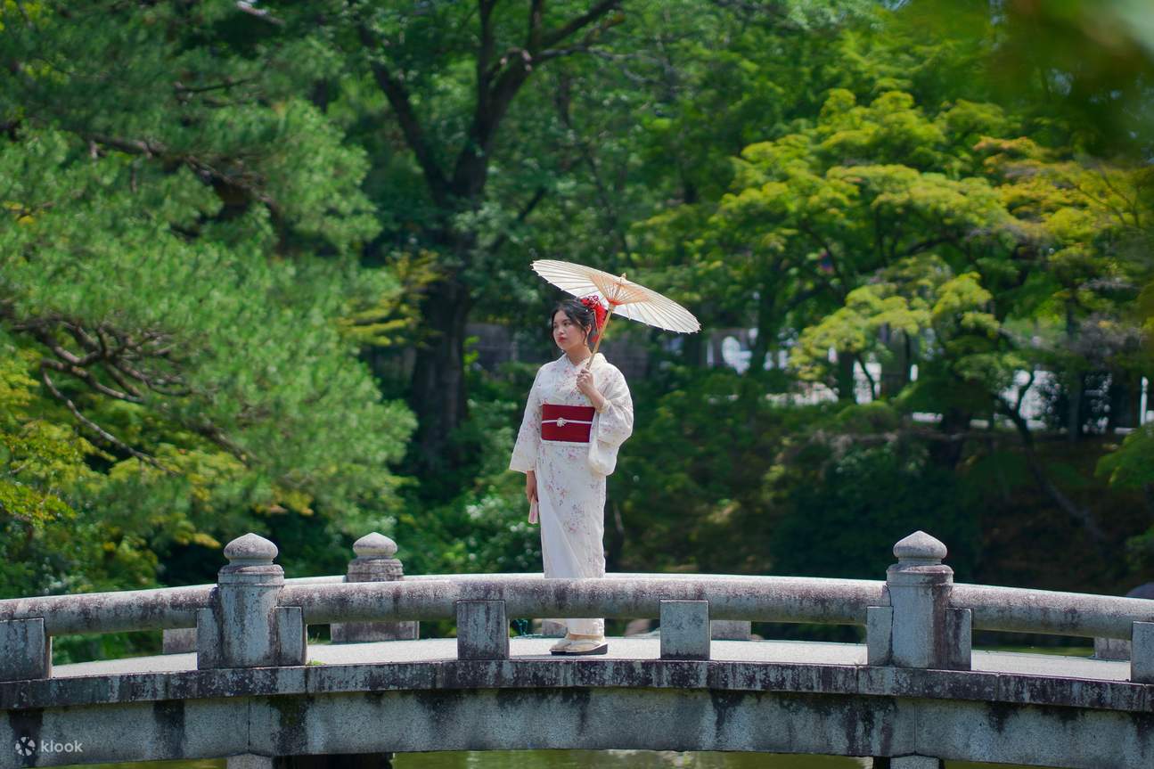 Kyoto: Personalized Commemorative Photo Shoot Service