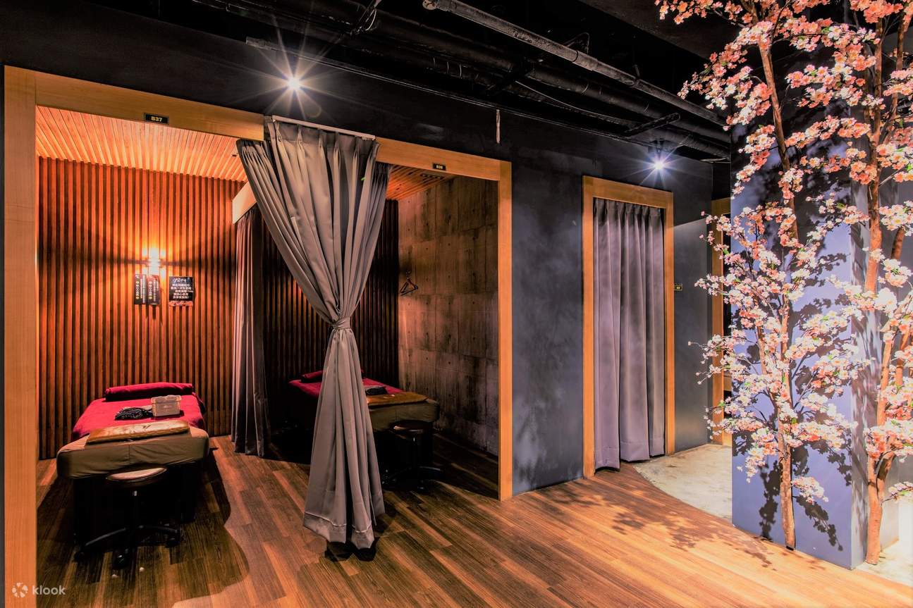 Атмосфера массажного салона Dancing Finger