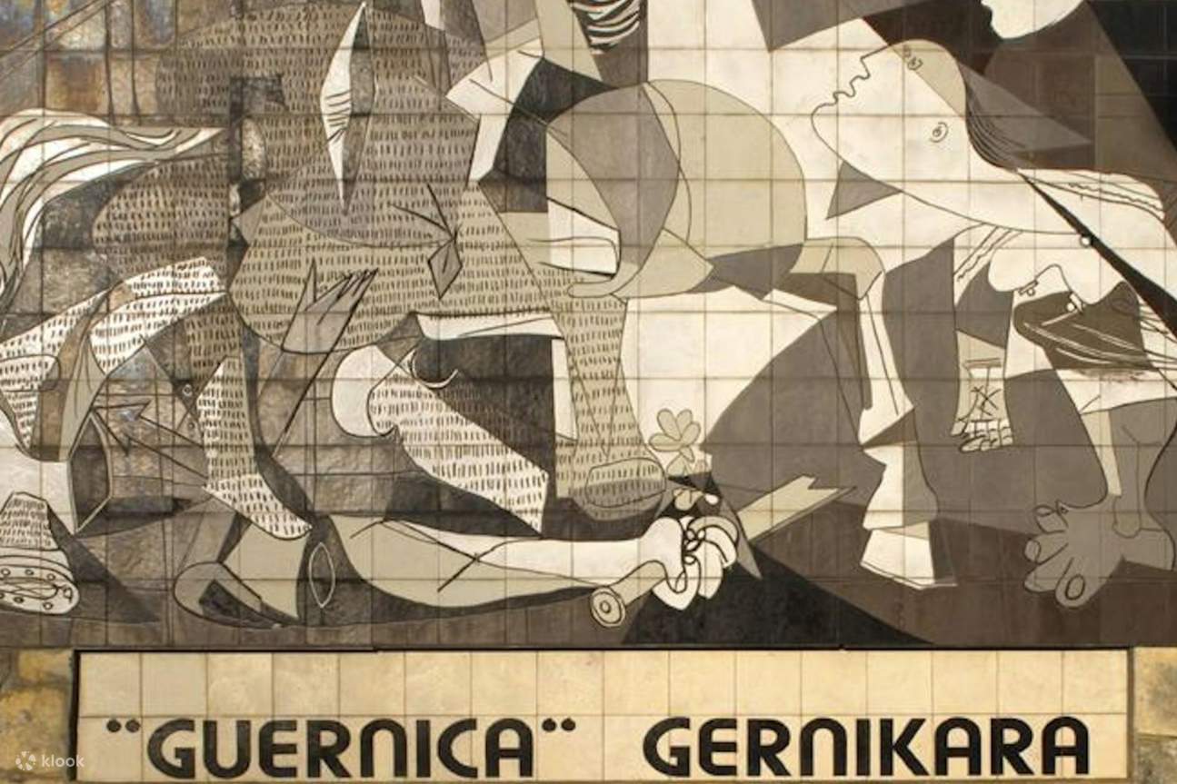 Il Reina Sofia offre diverse mostre organizzate per temi, rendendo l'esplorazione coinvolgente e istruttiva