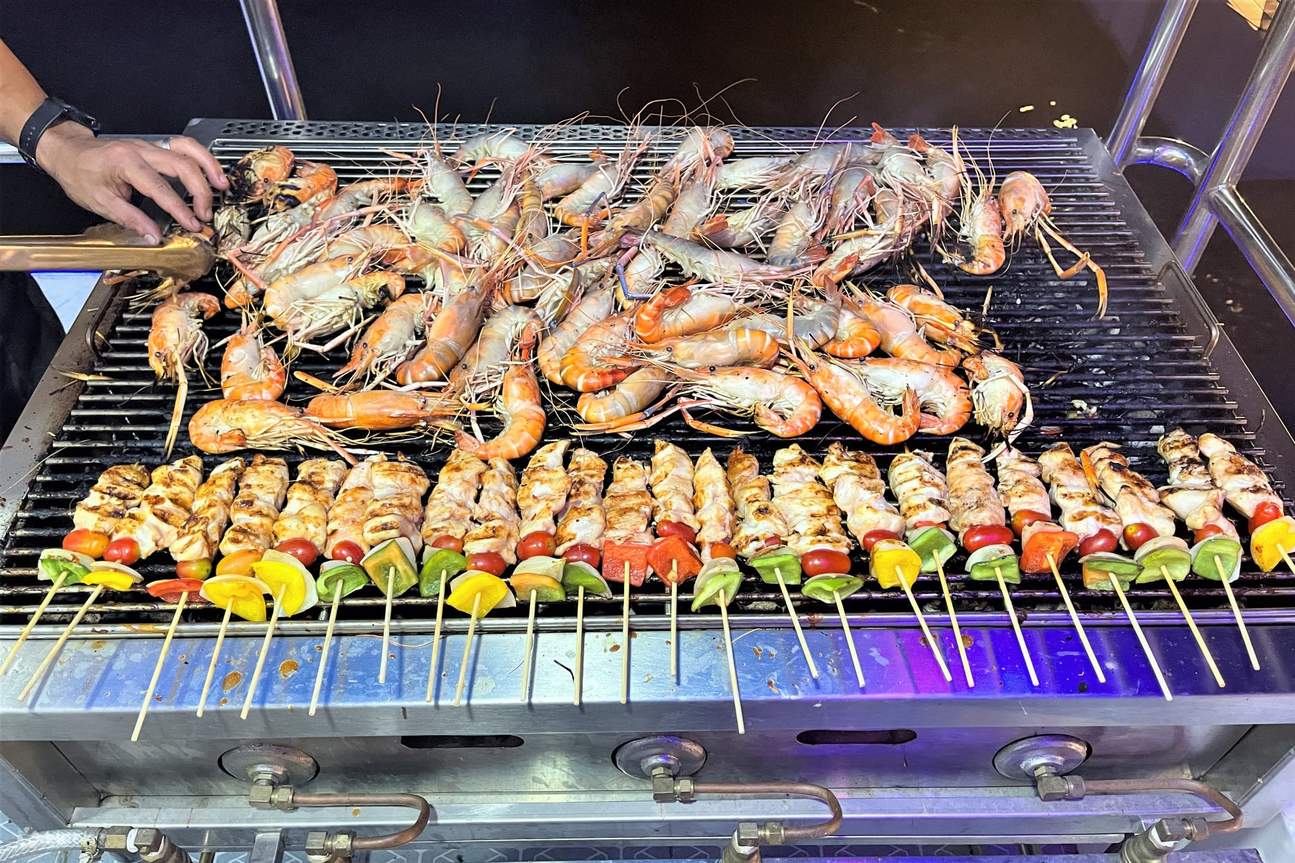 กิจกรรมล่องเรือสไมล์ริเวอร์ไซด์ในกรุงเทพฯ พร้อมรับประทานอาหารค่ำ