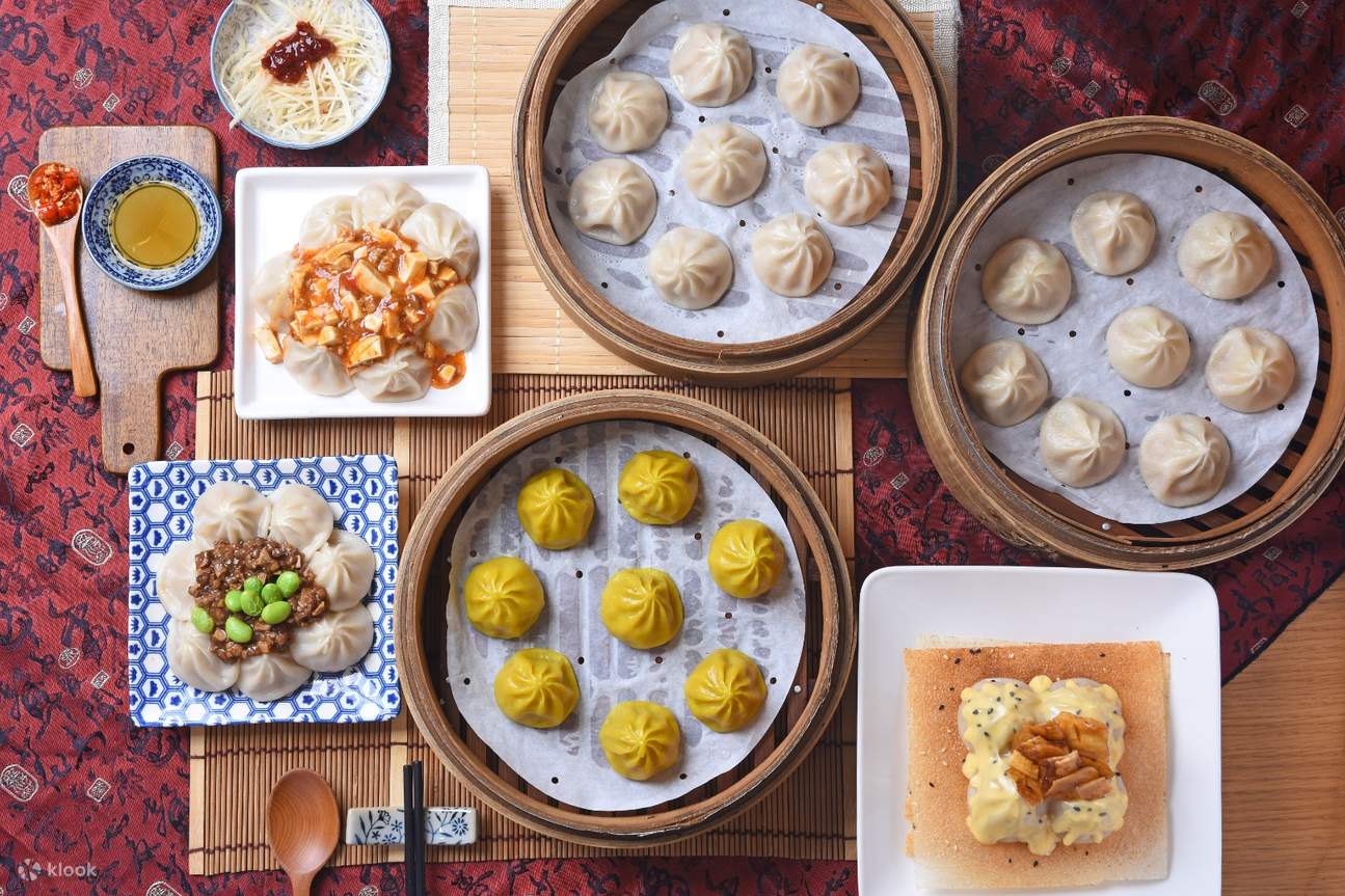 Xiaolongbao options at Shanghai Shao Shi Fu Soup Dumpling, Liuzhangli Station