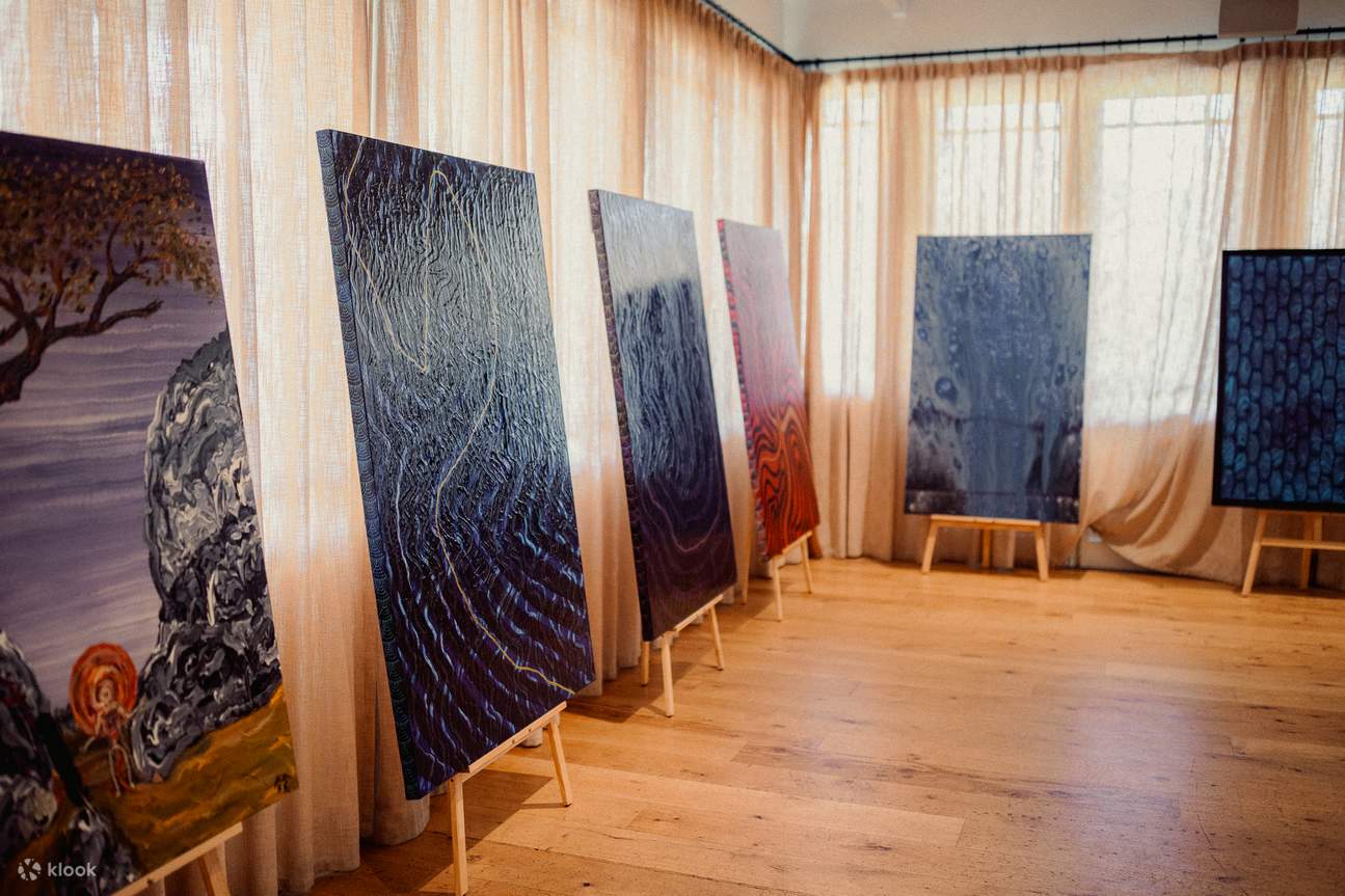 Recorrido por la Galería de las Primeras Naciones Australianas con Birrunga Wiradyuri