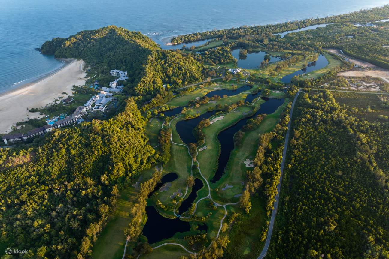 Golf Tagespass mit Mittagsmenü im Shangri-La Rasa Ria, Kota Kinabalu