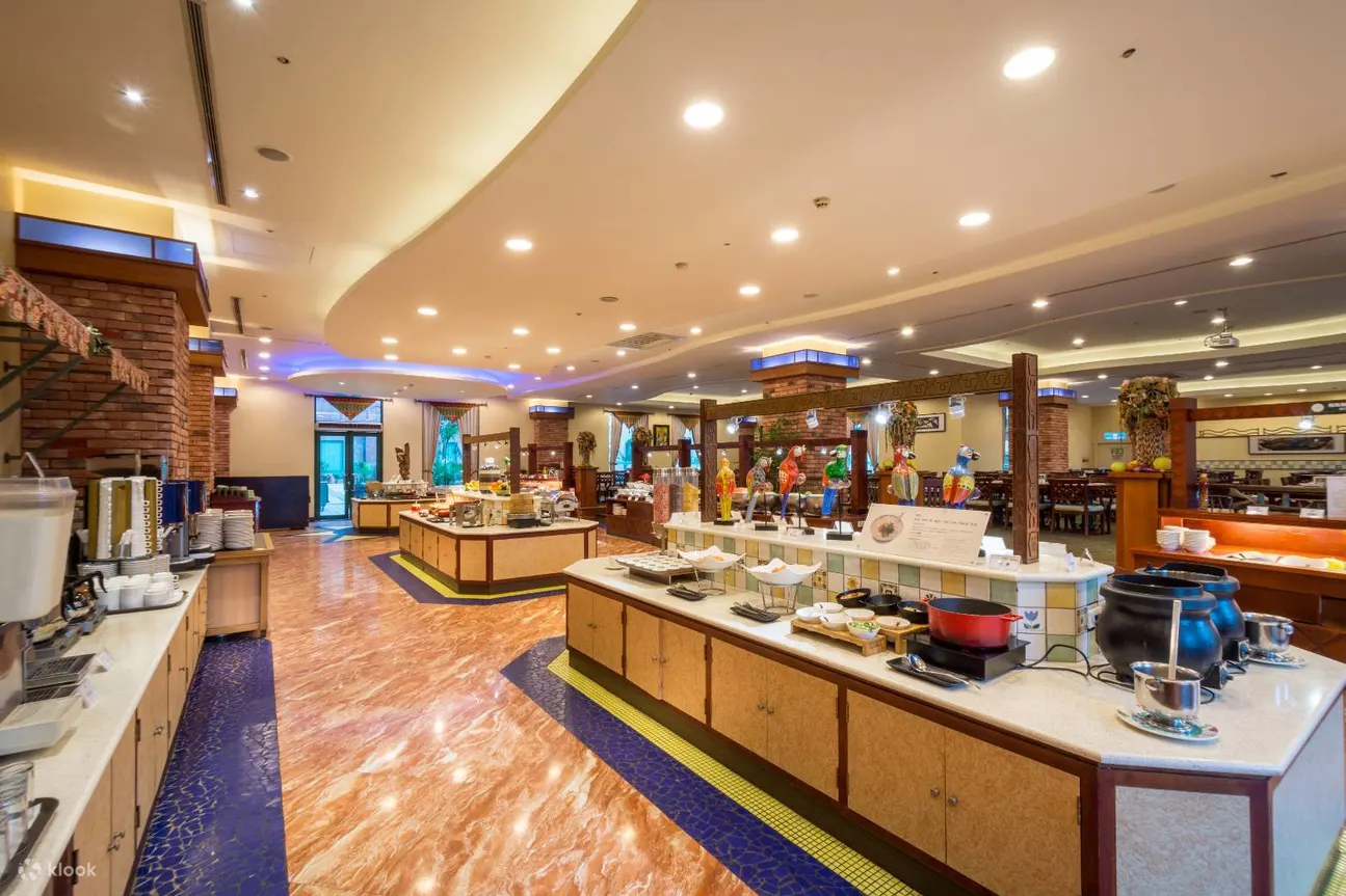 娜路弯大酒店｜中庭咖啡厅