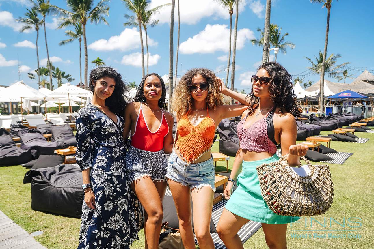 ビーチクラブでの一日