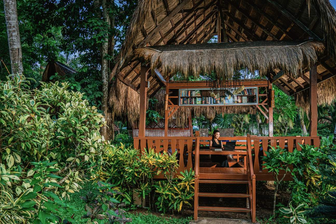 Tour Ngày Daluyon Beach and Mountain Resort ở Palawan