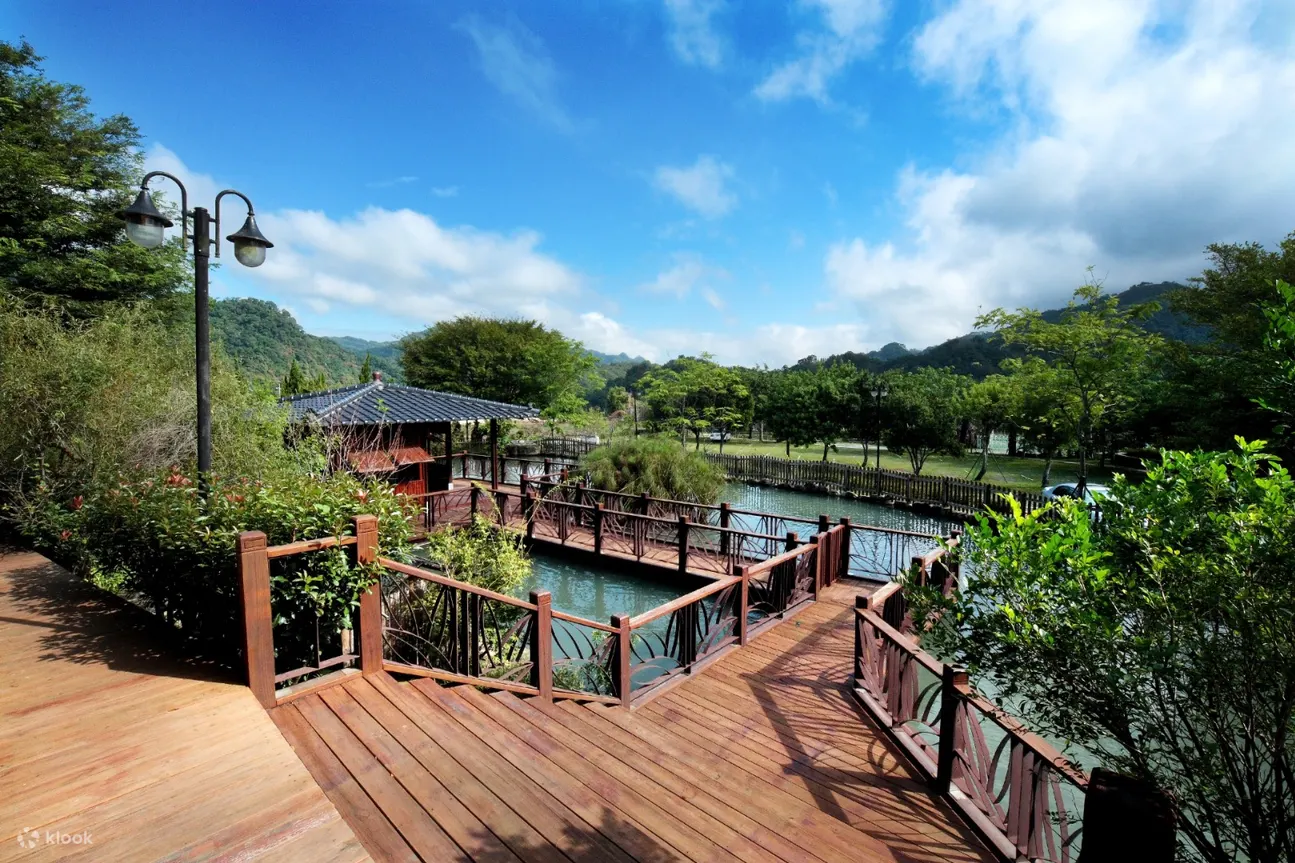 巧克力云庄山景及湖景