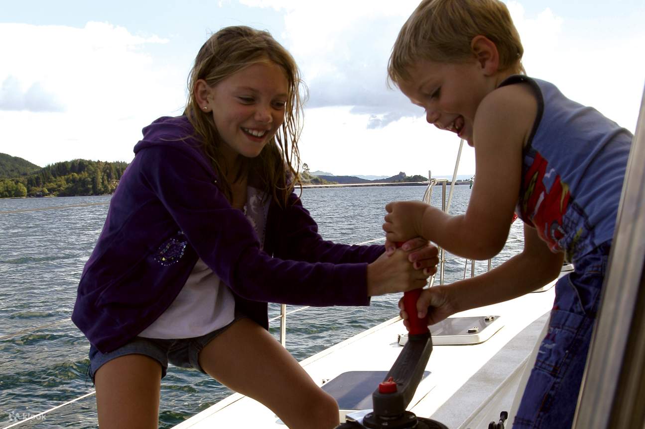 Морская прогулка к наскальным рисункам маори в Таупо