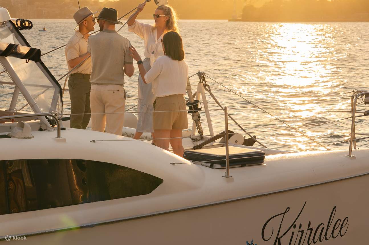 Sydney Harbour Sightseeing-Bootsfahrt in kleiner Gruppe bei Sonnenuntergang	
