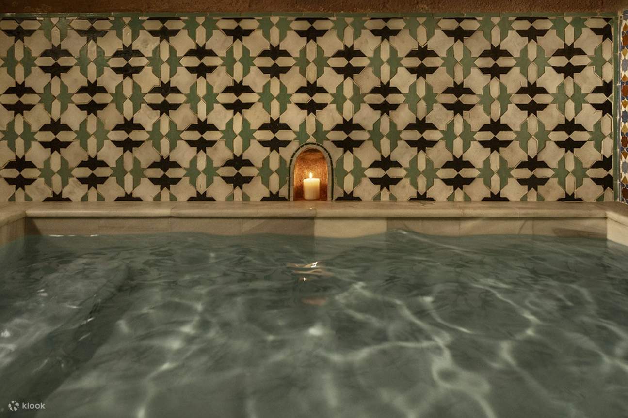 在格拉纳达优雅的摩尔式浴场和按摩场所，重焕您的感官活力