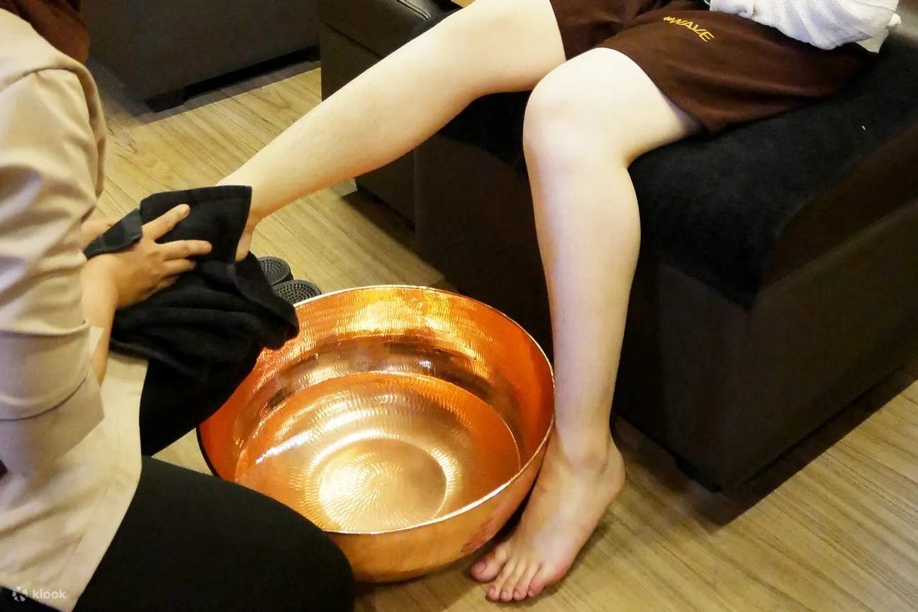 족자카르타 드 웨이브 패밀리 마사지 & 리플렉솔로지 파쿠원 몰점 - 클룩 Klook 한국
