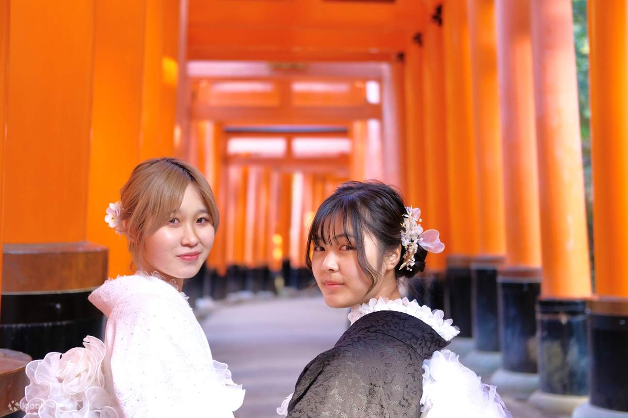 Kyoto Fushimi Inari Shrine Photography Experience