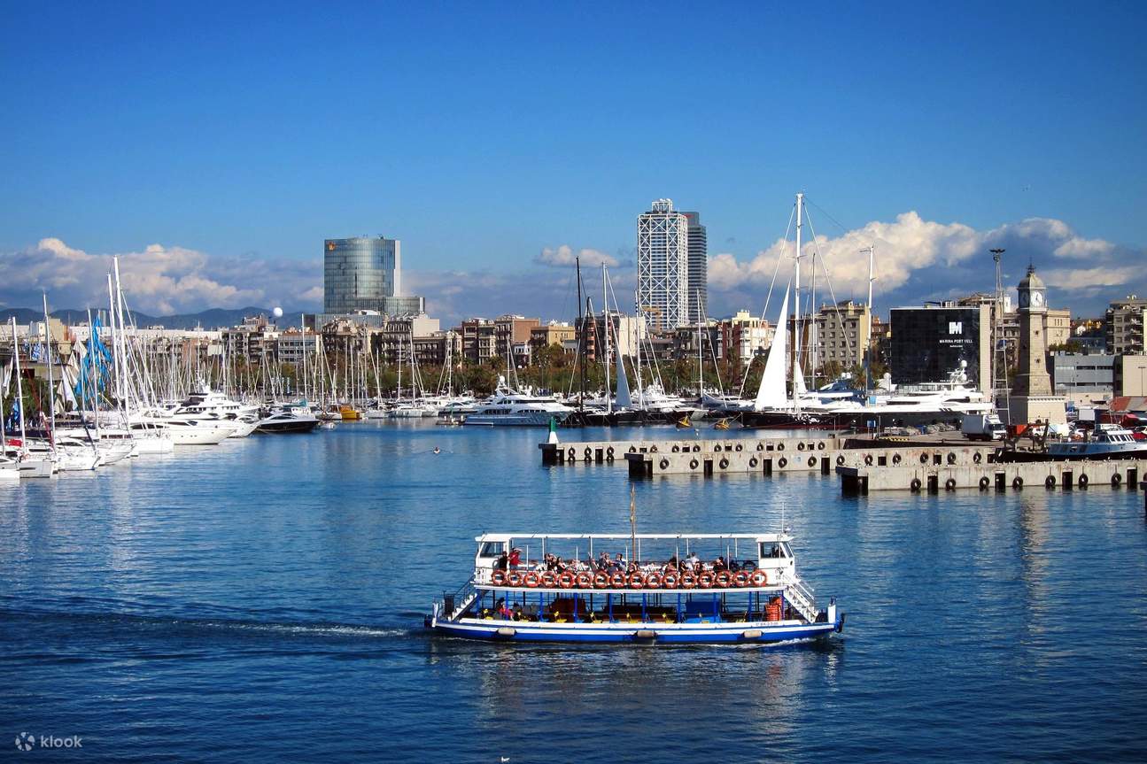 ทัวร์เรือ Las Golondrinas ในบาร์เซโลนา