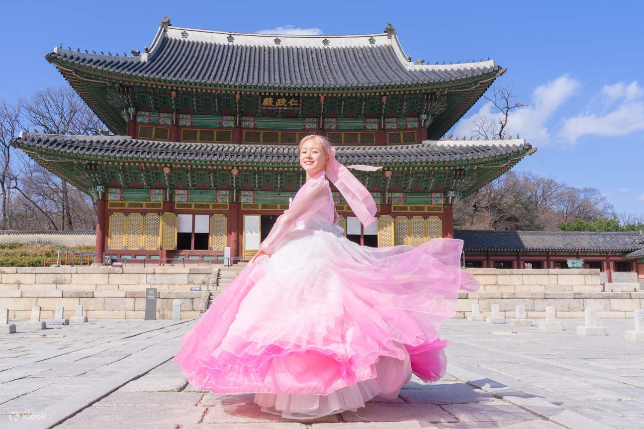 Photoshoot, Premium Hanbok Rental and Make-up at Gyeongbokgung