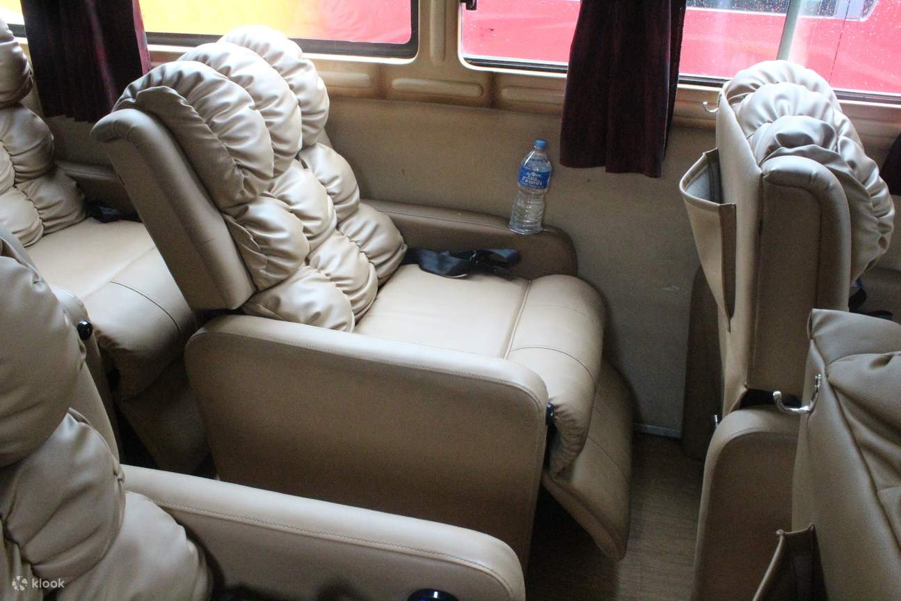 Trasferimenti in autobus turistico da Kathmandu a Pokhara