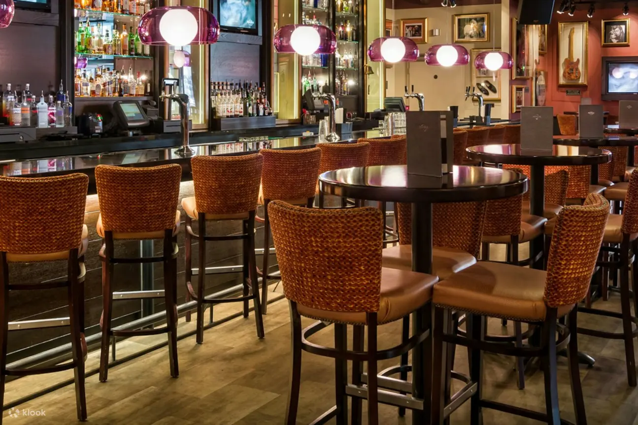 在科隆硬石酒店 (Hard Rock Cologne) 与音乐传奇人物共度摇滚之夜！