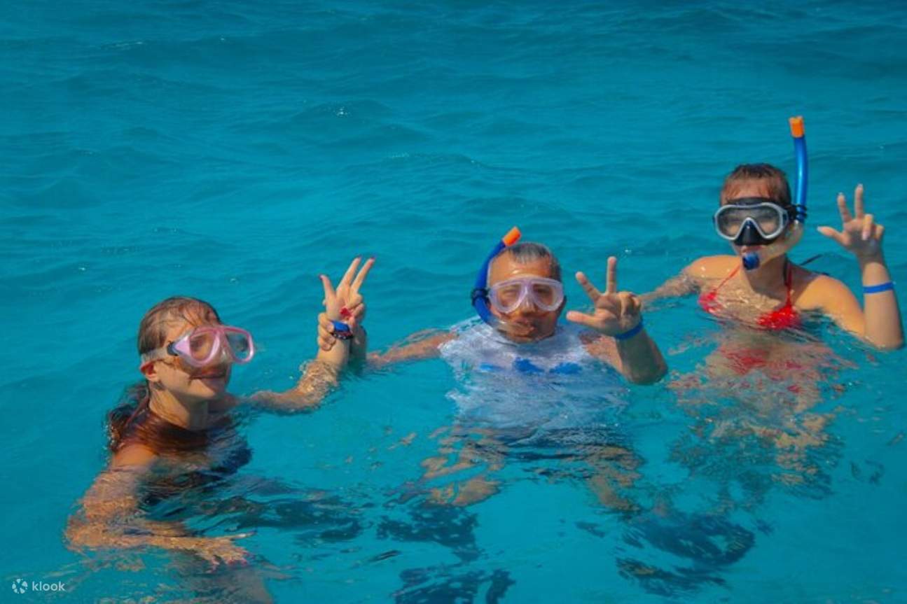 Chuyến đi tàu ngầm bán phần & Show lặn biển kèm dịch vụ đưa đón - Marsa Alam