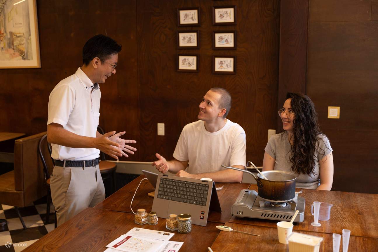 向豆腐达人学习豆腐的历史、成分及制作过程