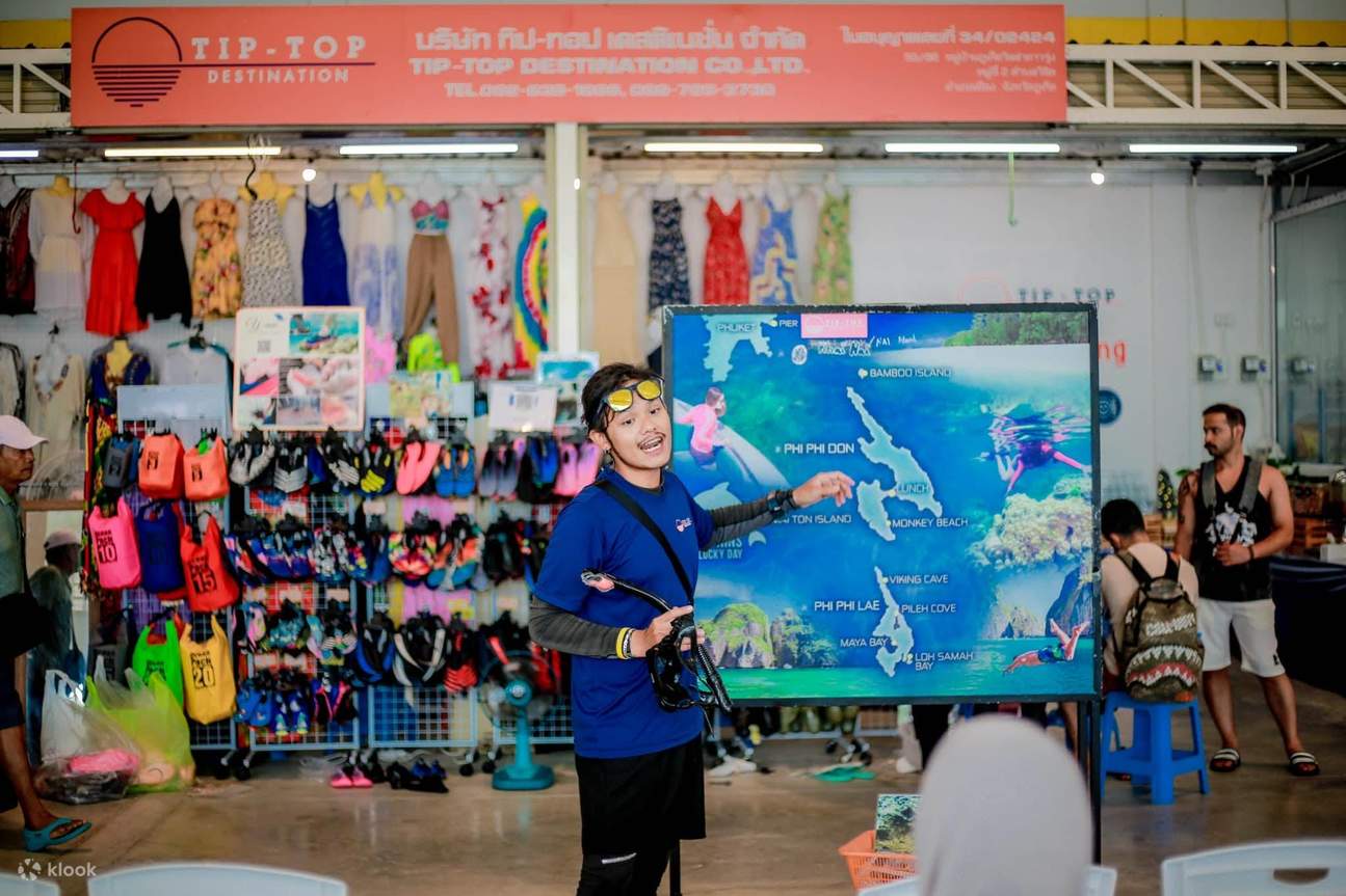 在拉沙達碼頭 (Rassada Port) 與Tip-Top Destination的船員會合