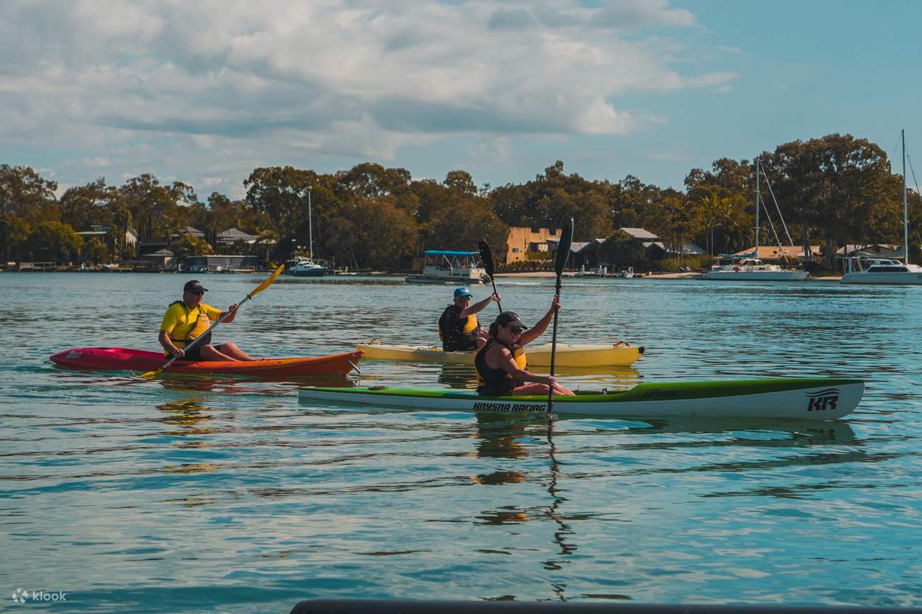 Dapatkan keterampilan penting dan kepercayaan diri untuk pengalaman kayak yang aman dan menyenangkan di atas air