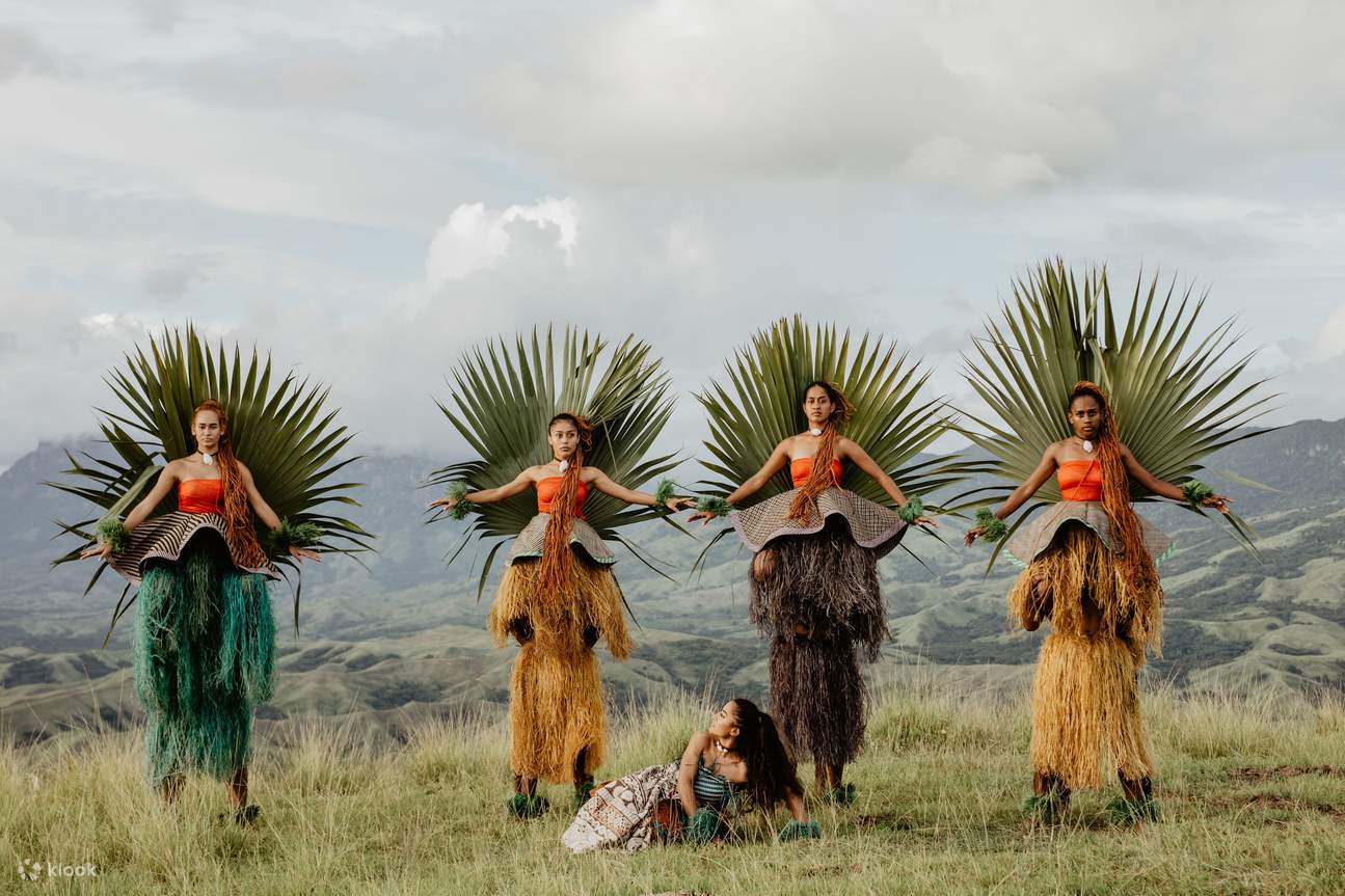 pertunjukan wanita raksasa mistis