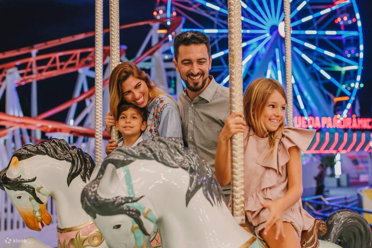 Découvrez des activités passionnantes pour tous les âges comme les autos tamponneuses, le karaoké, le bowling et les escape games.