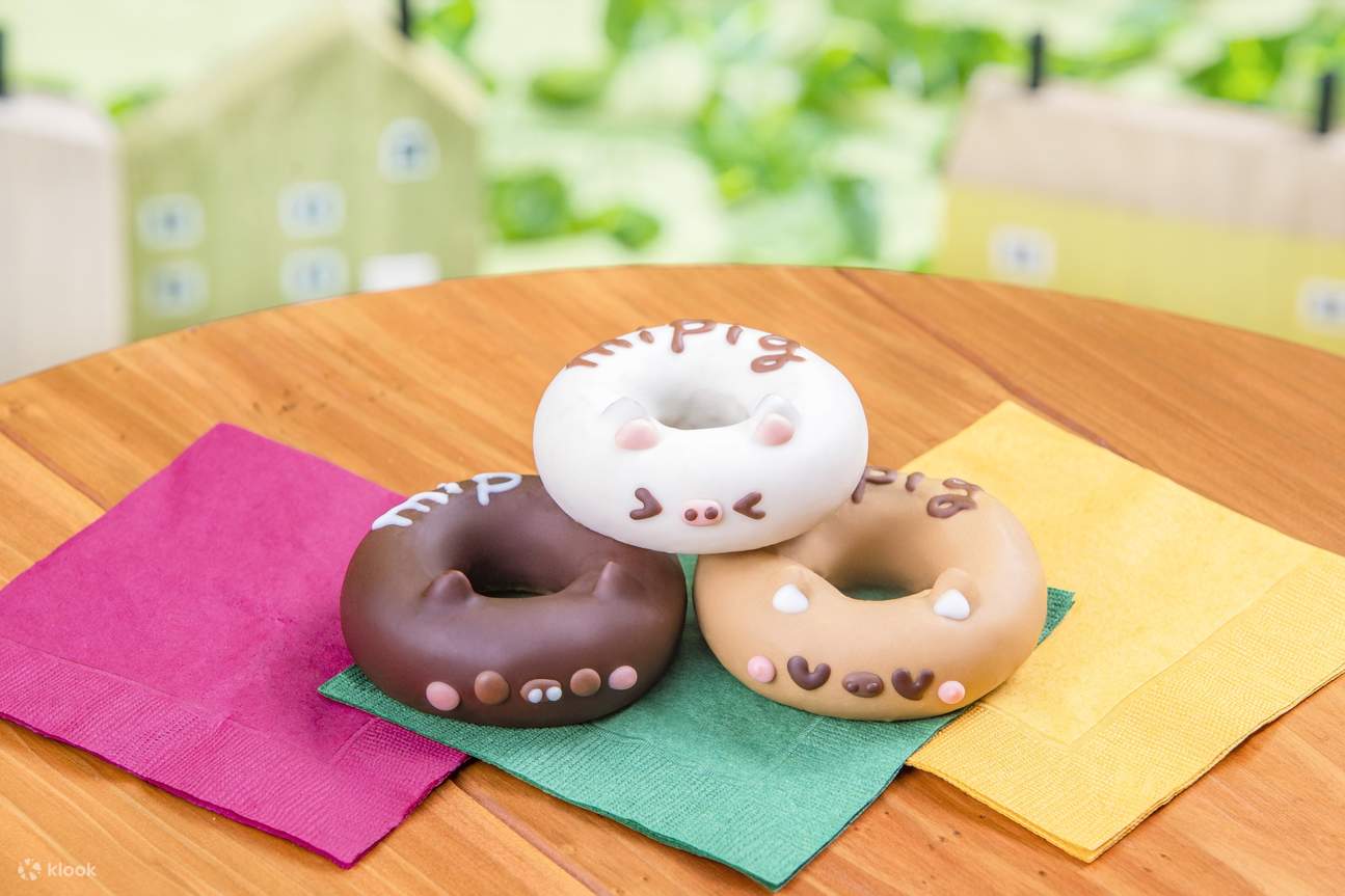 Mipig Cafe Getränke und Donuts