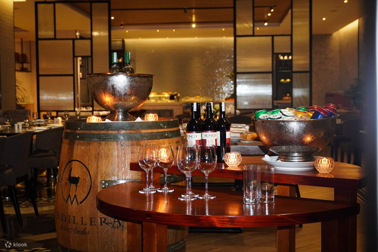 บุฟเฟต์นานาชาติ ที่ โรงแรมเชอราตัน ฮานอย เวสต์ 