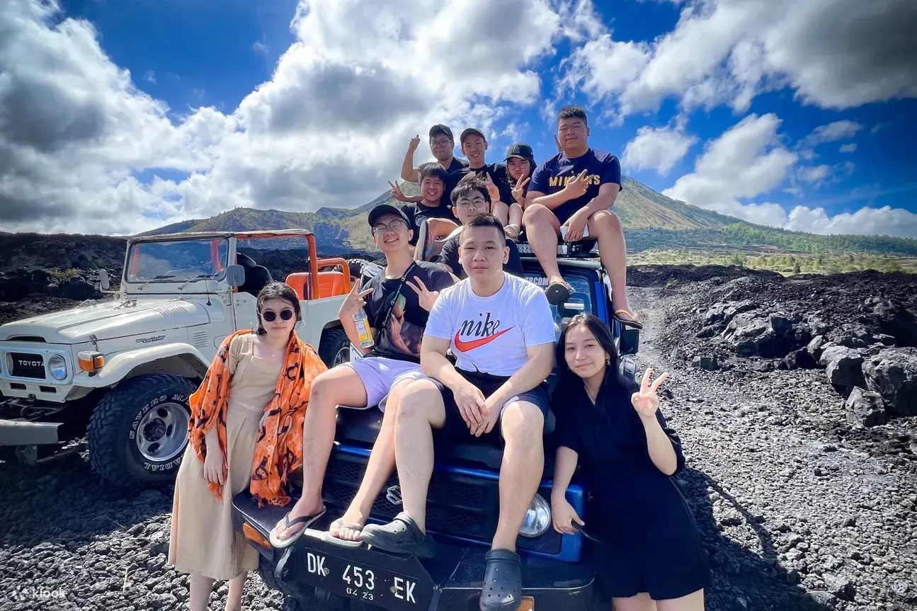 巴杜尔山吉普车