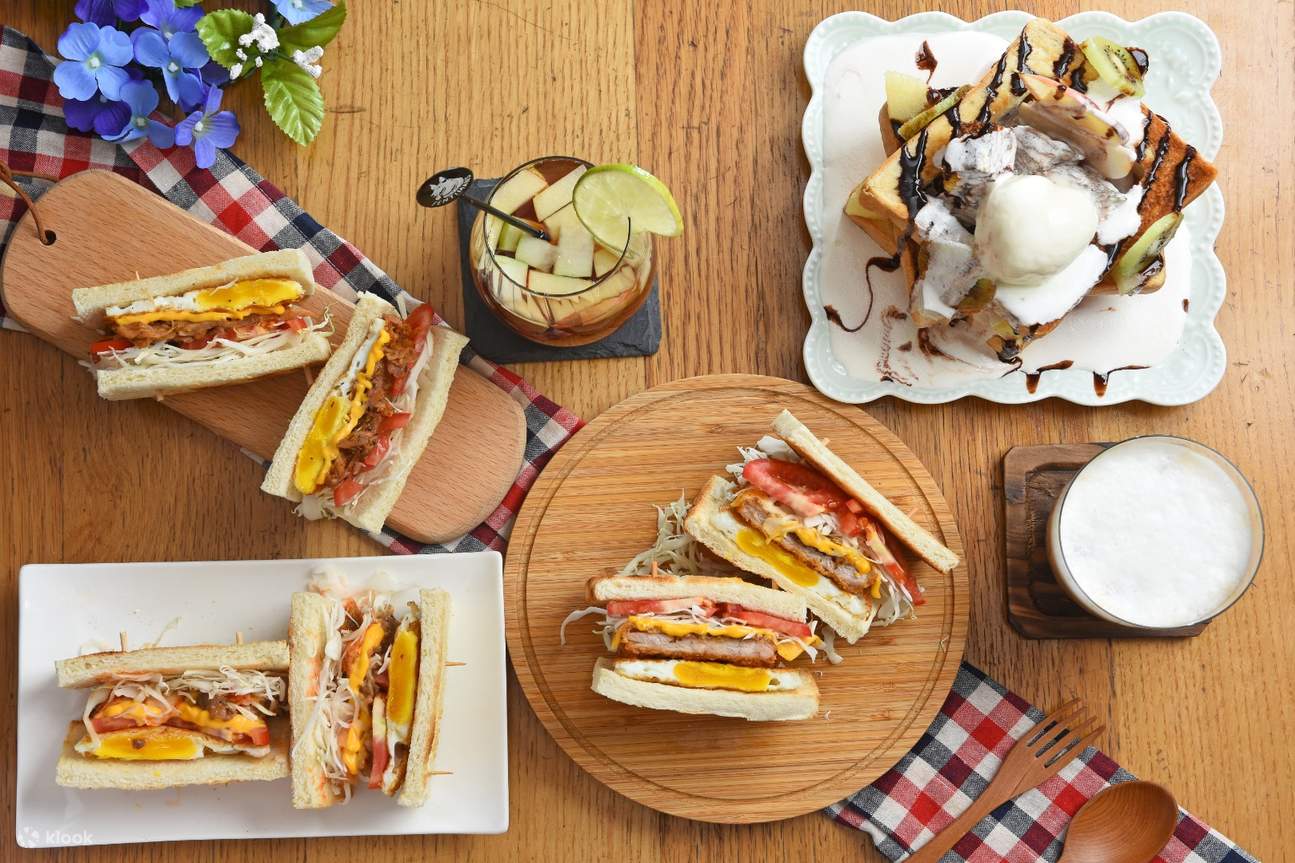 Smoked Chicken Sandwich and Tonkatsu Sandwich at Drunk Brunch, Guting Station