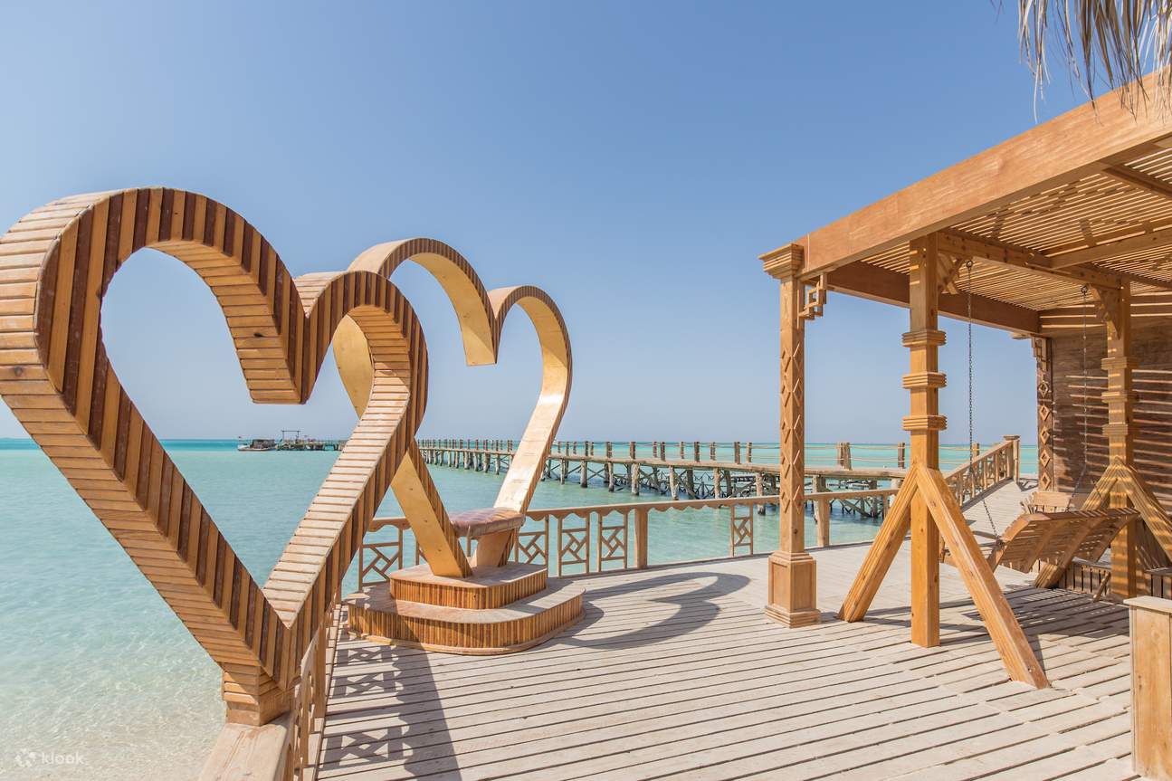 Trip Snorkeling Pulau Orange Bay dengan Makan Siang dan Olahraga Air