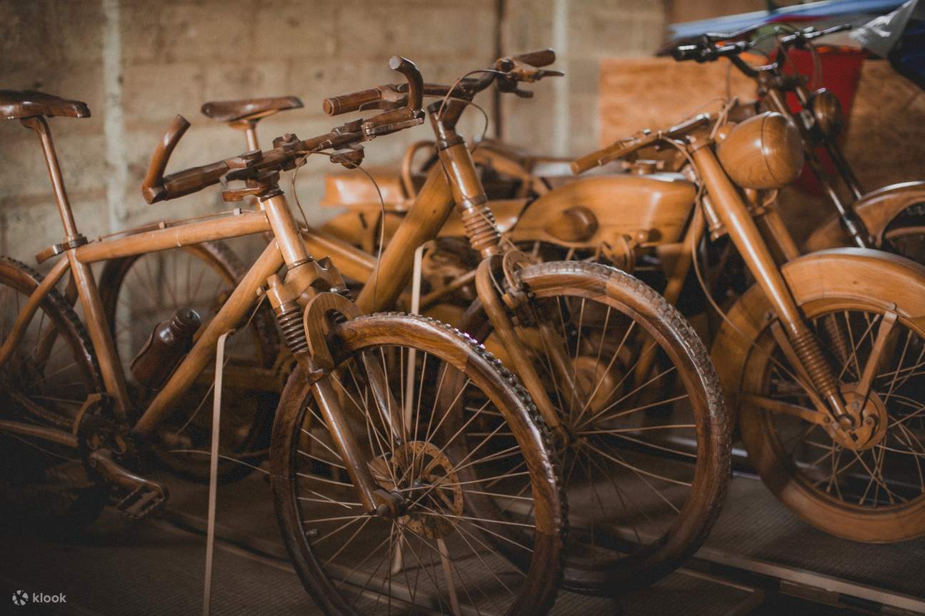 在傳統作坊中製作自己的蒼蠅拍