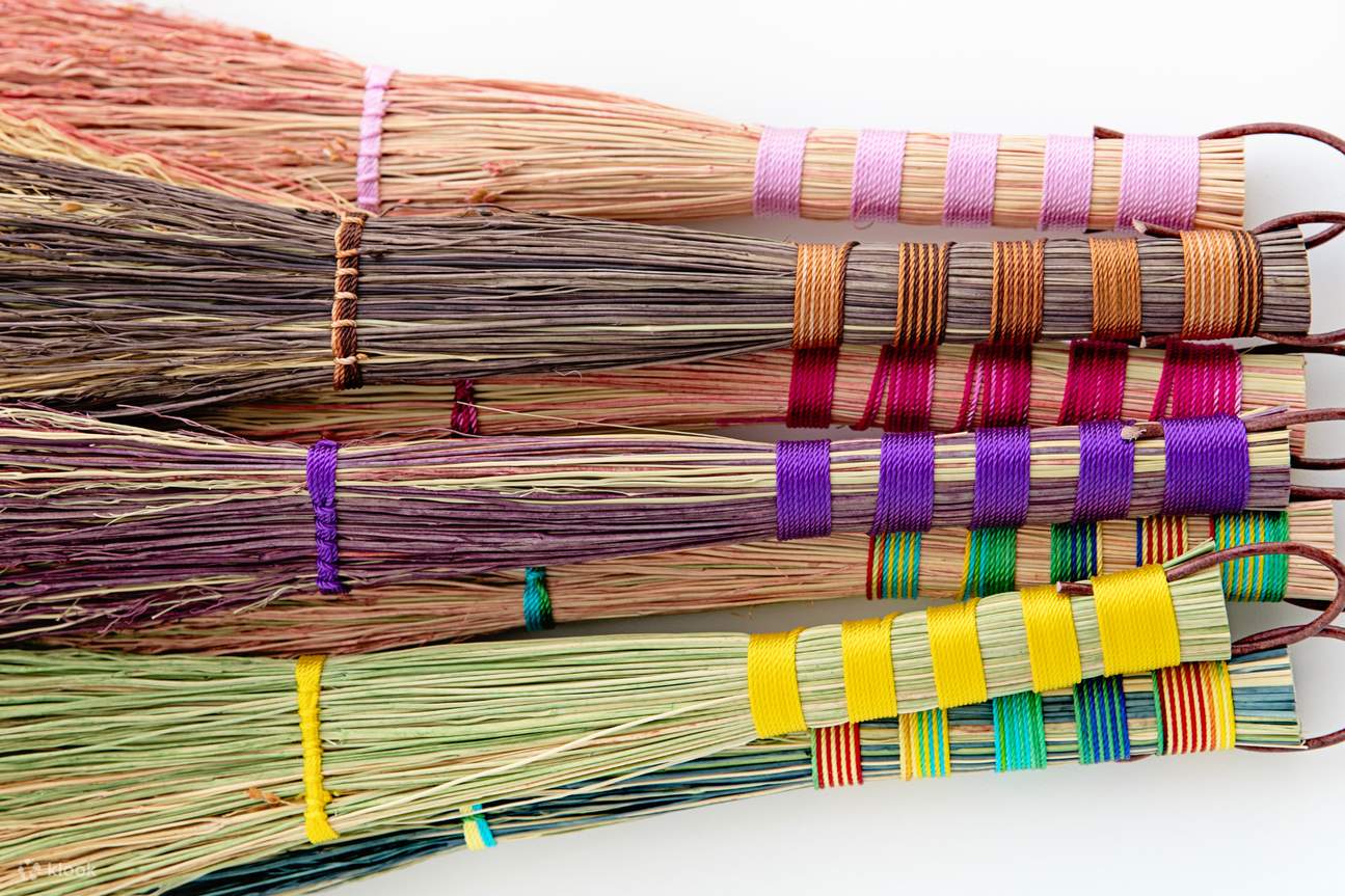 在傳統作坊中製作自己的蒼蠅拍